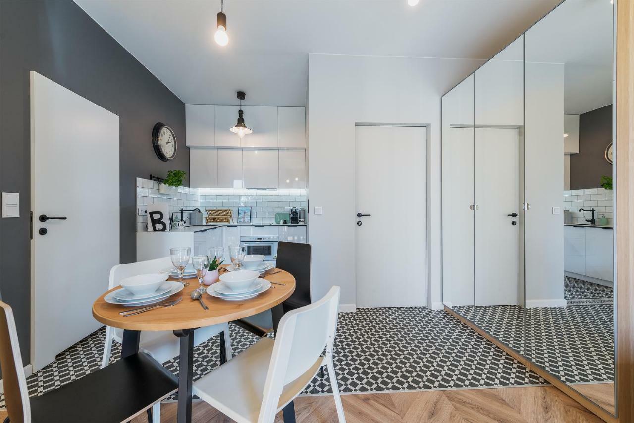Noclegi4U Warsaw Wola Apartments Exterior foto
